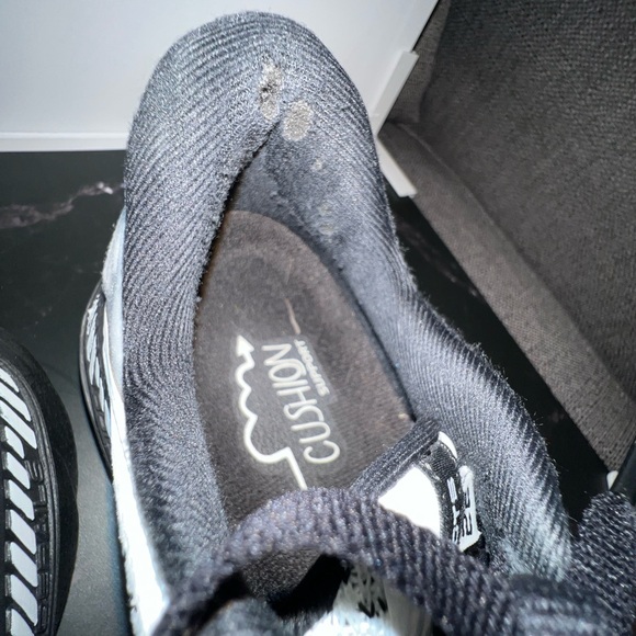 Brooks Adrenaline GTS Black White Women’s Running Shoes Size 7.5 - Picture 14 of 17